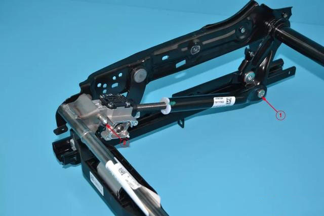 常州仁成精密钢管驱动新能源汽车安全座舱